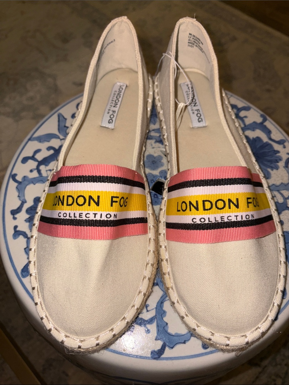 London Fog Flat Espadrilles Size: 11